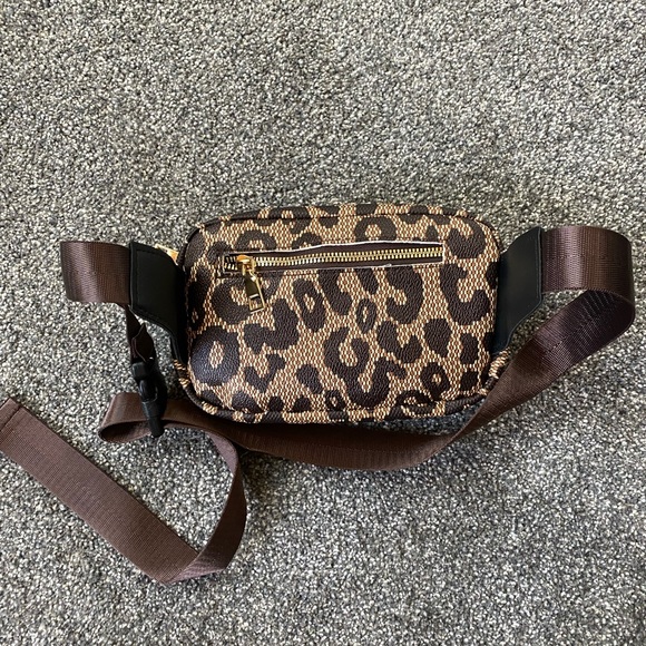 Leopard pattern Fanny pack - Picture 2 of 6